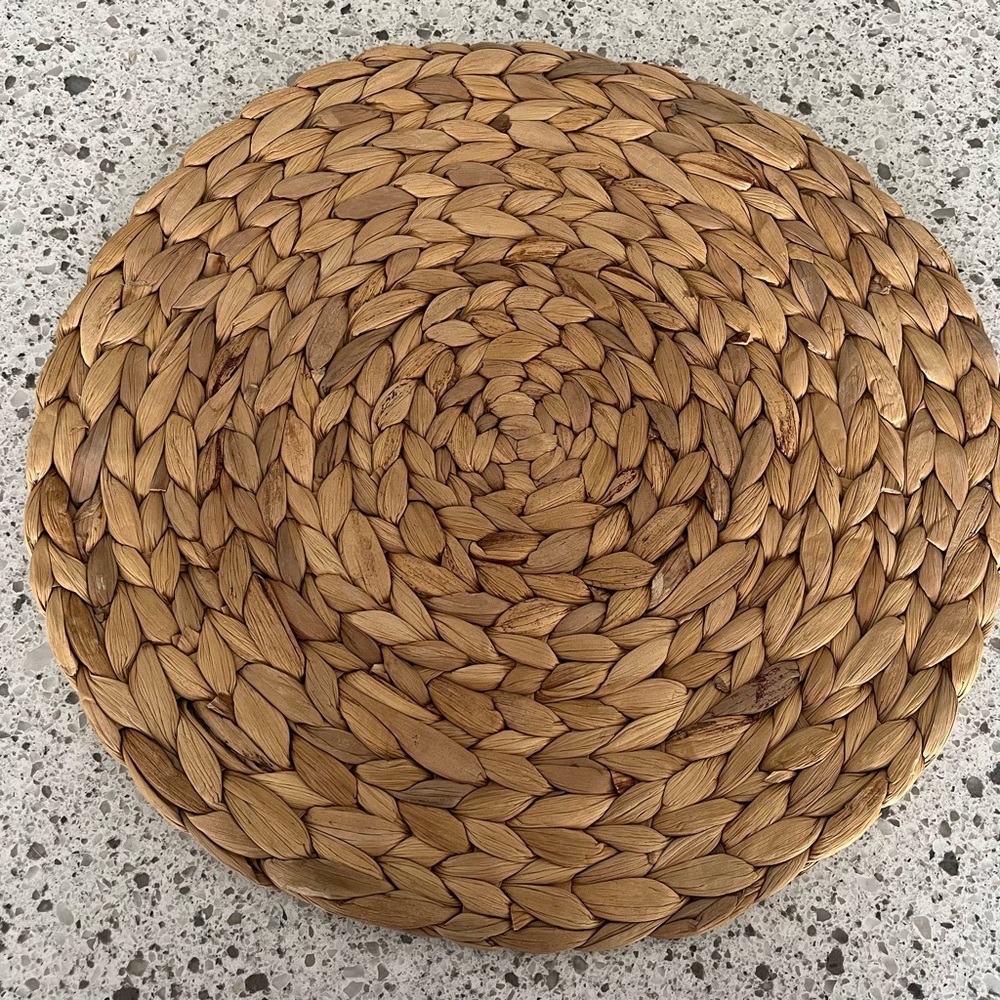Round Woven Placemat- set of 2